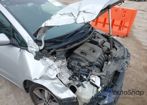 2018 Kia Forte Lx z USA, uszkodzony, nr VIN 3KPFL4A76JE269729